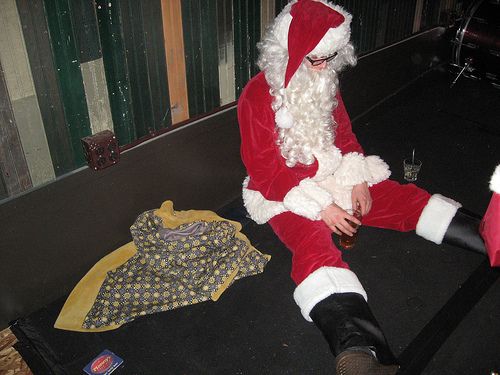Santas took over the whole world (57 photos)