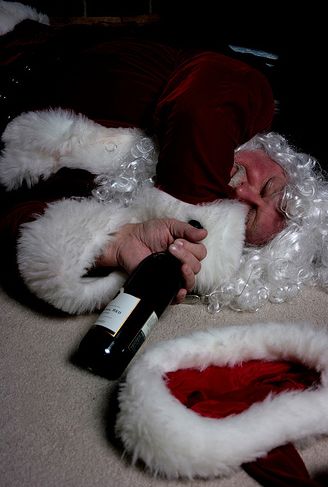 Santas took over the whole world (57 photos)