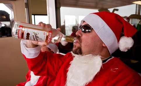 Santas took over the whole world (57 photos)