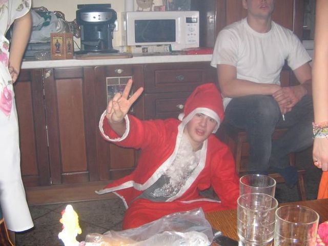 Santas took over the whole world (57 photos)