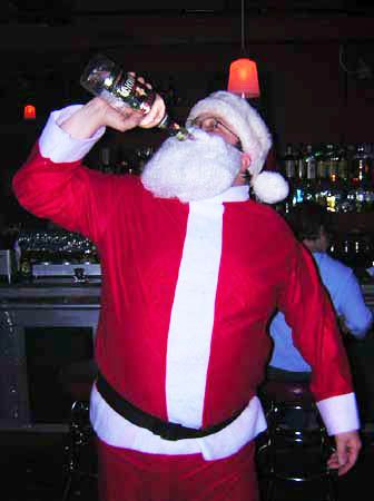 Santas took over the whole world (57 photos)