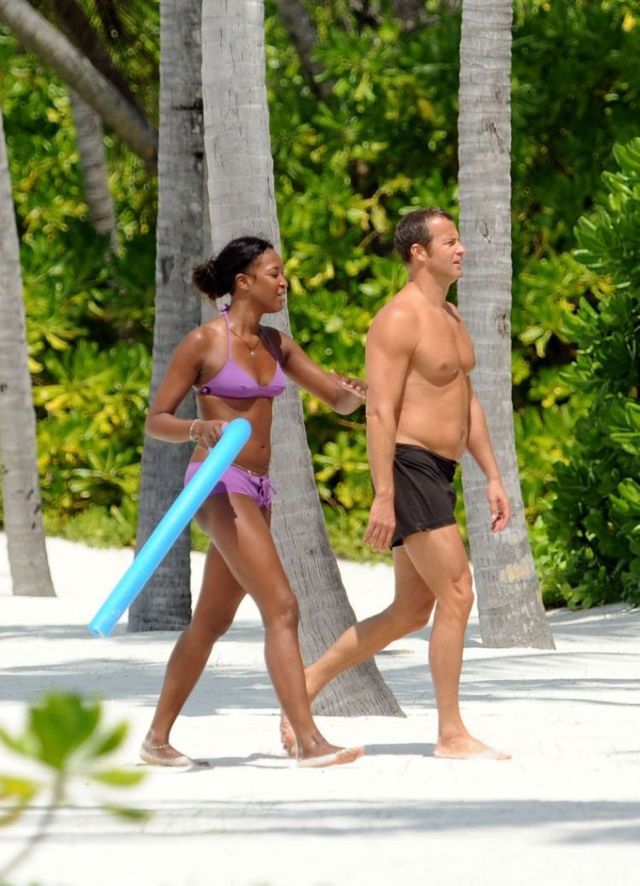 Naomi Campbell got some weight (7 photos)