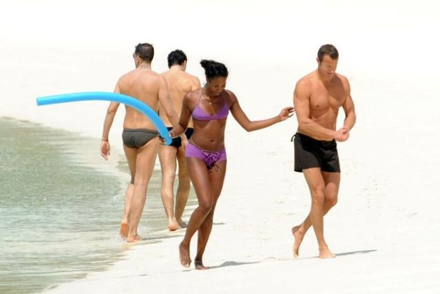 Naomi Campbell got some weight (7 photos)