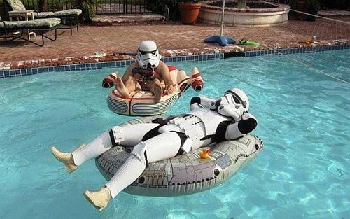 Stormtroopers in everyday life (23 photos)