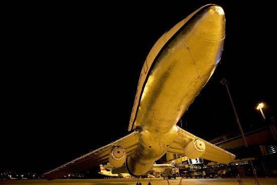 An inflatable plane (42 photos)