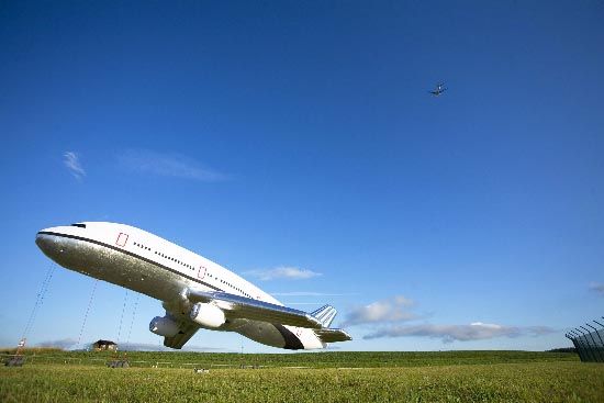 An inflatable plane (42 photos)