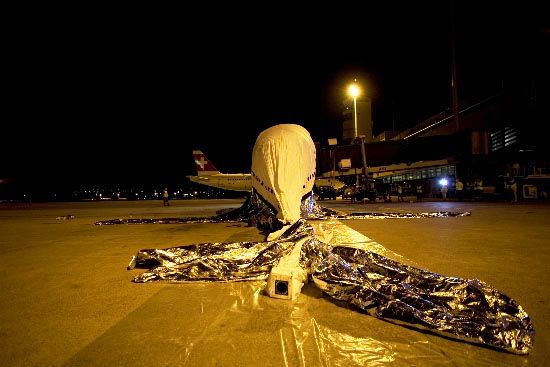 An inflatable plane (42 photos)