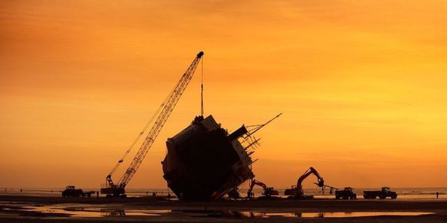 A boat on the shore (9 photos)