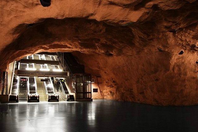 Stockholm subway, very creative! (17 photos)