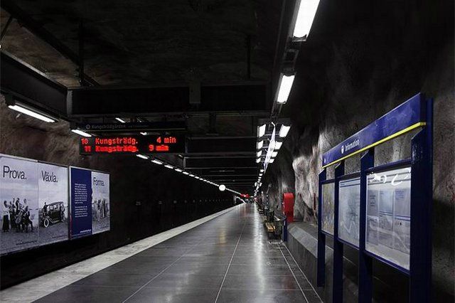 Stockholm subway, very creative! (17 photos)