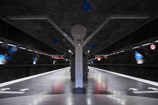 Stockholm subway, very creative! (17 photos)