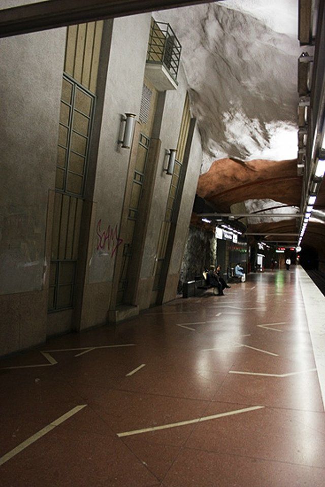 Stockholm subway, very creative! (17 photos)