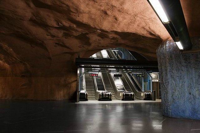 Stockholm subway, very creative! (17 photos)