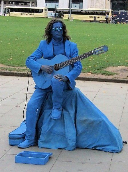 Amazing statues come alive (15 photos)