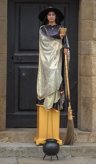 Amazing statues come alive (15 photos)