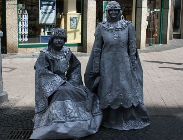 Amazing statues come alive (15 photos)