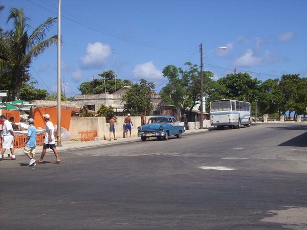 On Cuba’s roads… (37 photos)