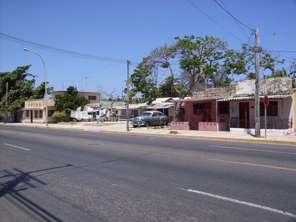 On Cuba’s roads… (37 photos)