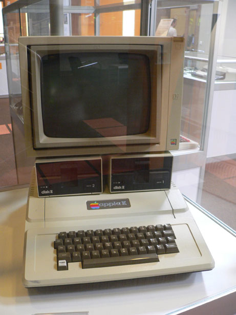 25 years of Apple evolution in pictures (97 photos)
