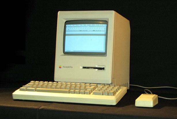 25 years of Apple evolution in pictures (97 photos)