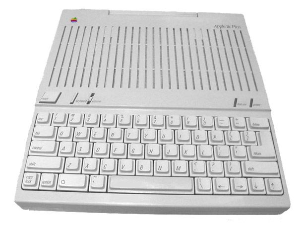 25 years of Apple evolution in pictures (97 photos)