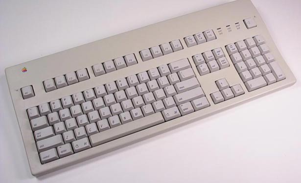 25 years of Apple evolution in pictures (97 photos)