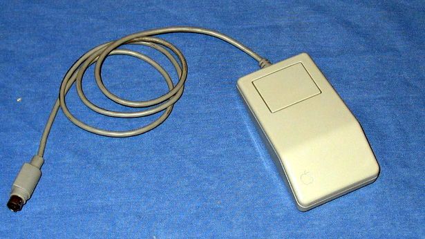 25 years of Apple evolution in pictures (97 photos)