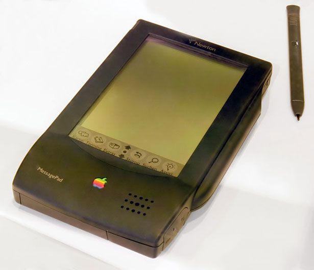 25 years of Apple evolution in pictures (97 photos)