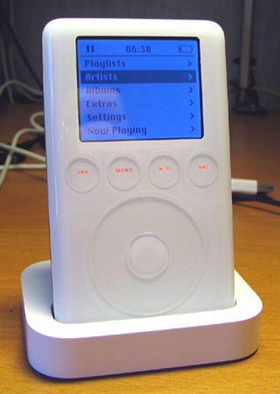25 years of Apple evolution in pictures (97 photos)