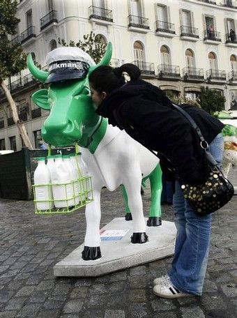 Cow Parade in Madrid (22 photos)