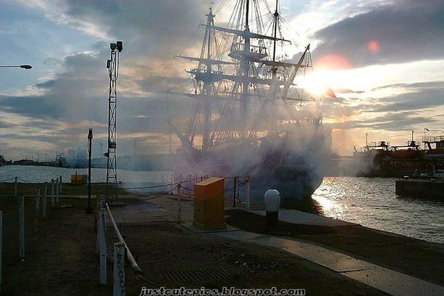 Turk pirate ship (12 photos)