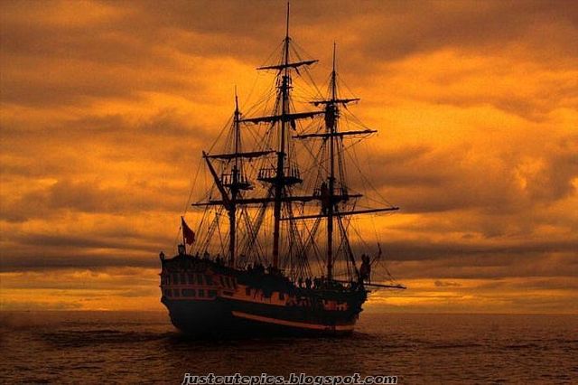 Turk pirate ship (12 photos)