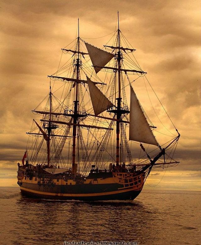 Turk pirate ship (12 photos)