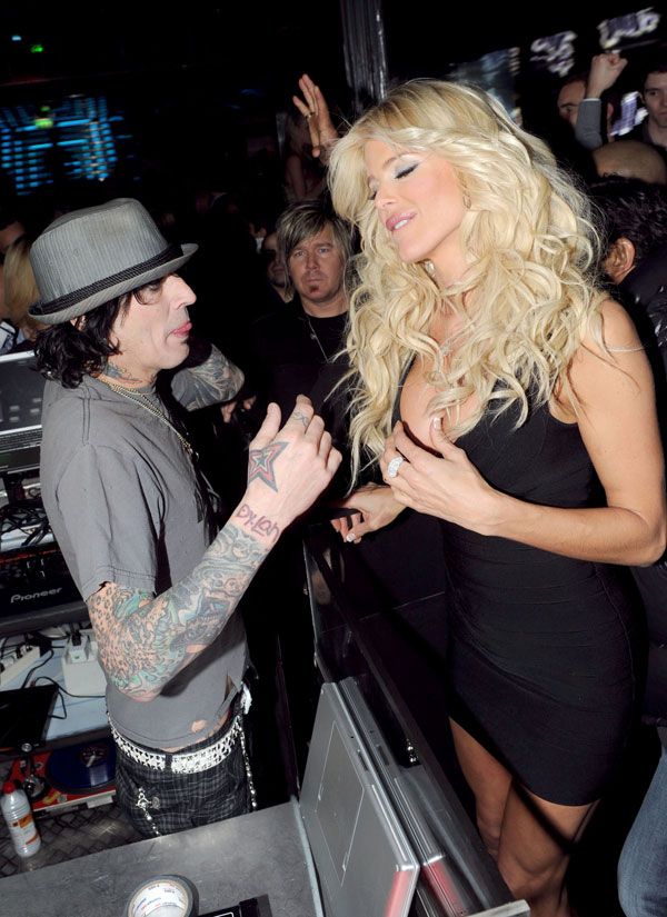 Tommy Lee and Victoria Silvstedt (9 photos)