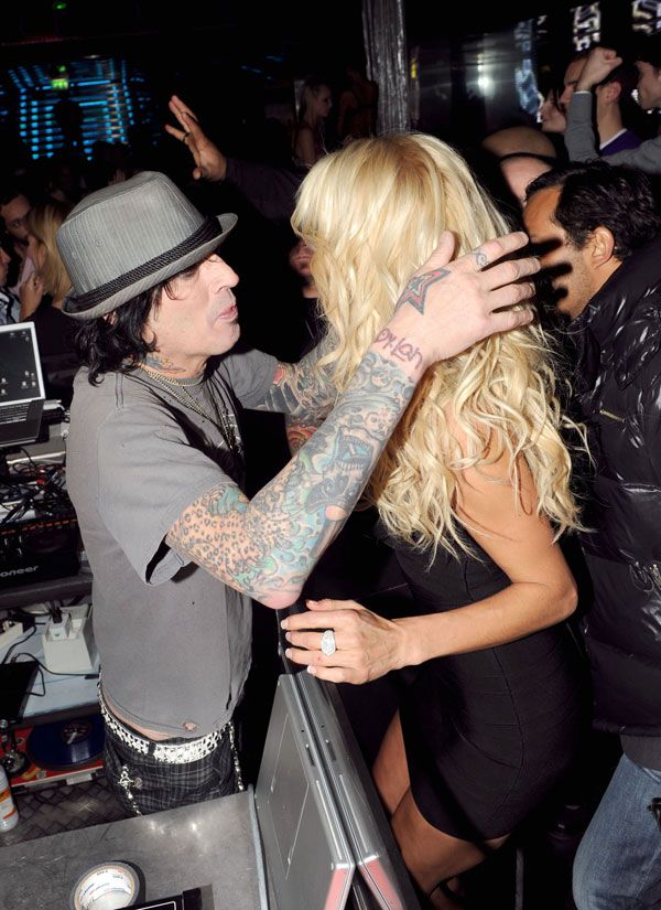 Tommy Lee and Victoria Silvstedt (9 photos)