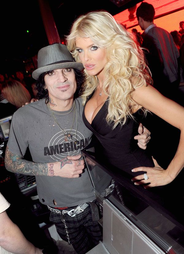 Tommy Lee and Victoria Silvstedt (9 photos)