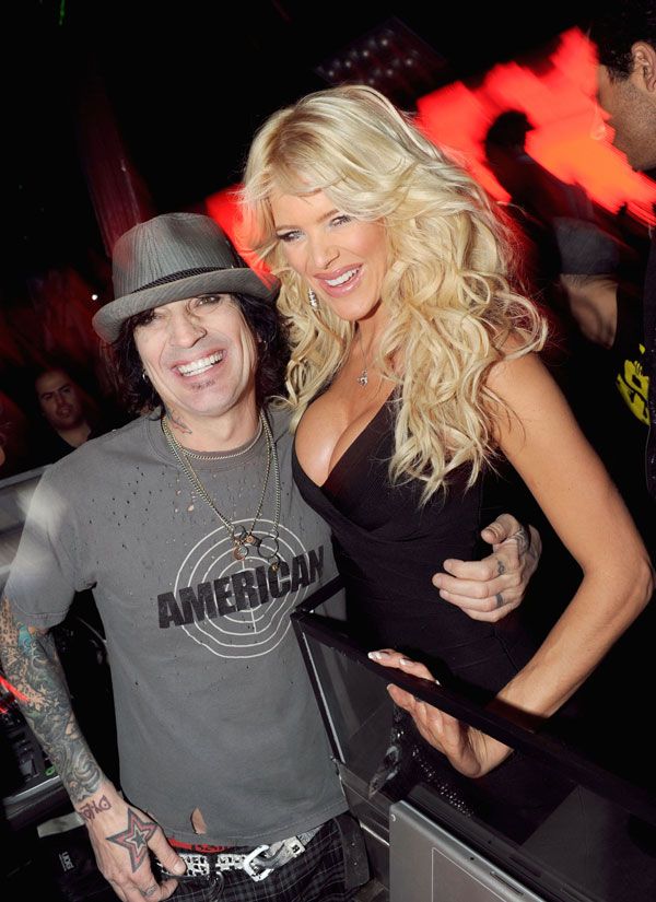 Tommy Lee and Victoria Silvstedt (9 photos)