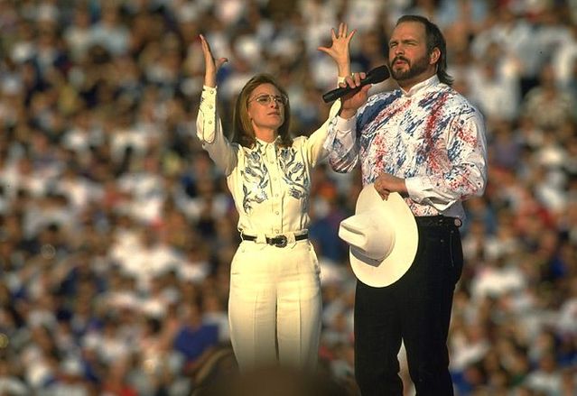 Super Bowl Entertainment (17 photos)