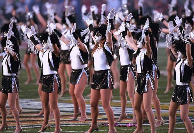 Super Bowl Entertainment (17 photos)