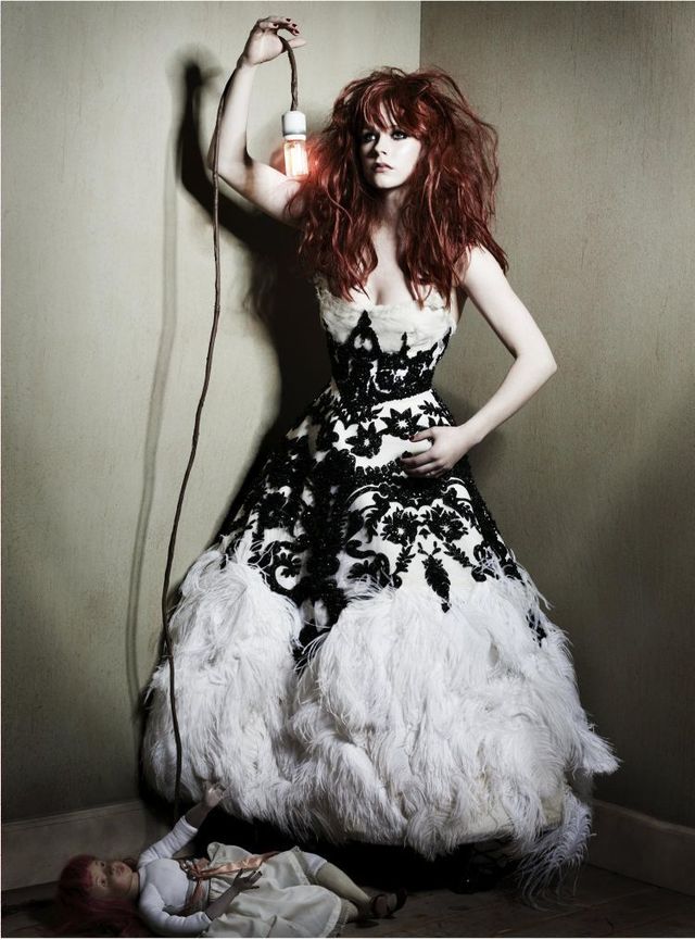 Avril Lavigne in an interesting photoshot (6 photos)