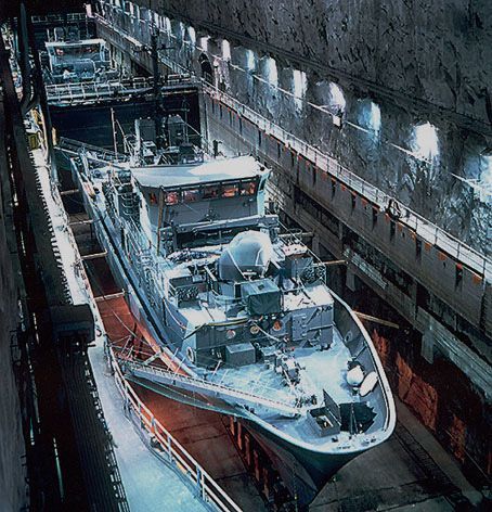 Underground Swedish base (17 photos)