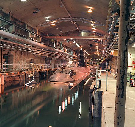 Underground Swedish base (17 photos)