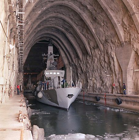 Underground Swedish base (17 photos)
