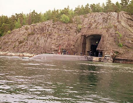 Underground Swedish base (17 photos)