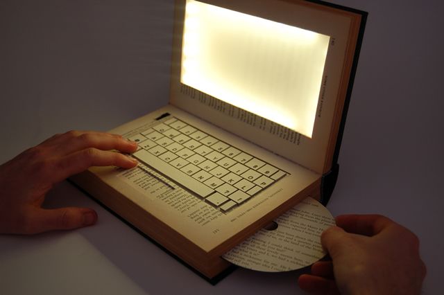 Cool. Laptop-book (3 photos)