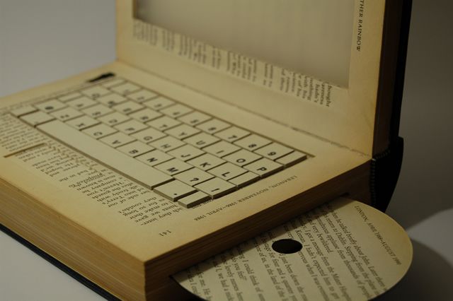 Cool. Laptop-book (3 photos)
