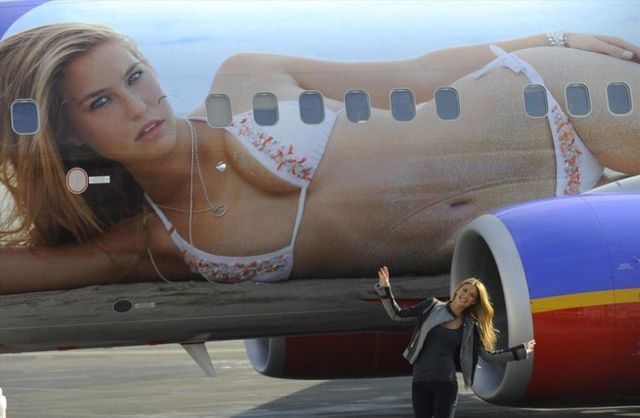 Bar Rafaeli at launch SI plane (20 photos)