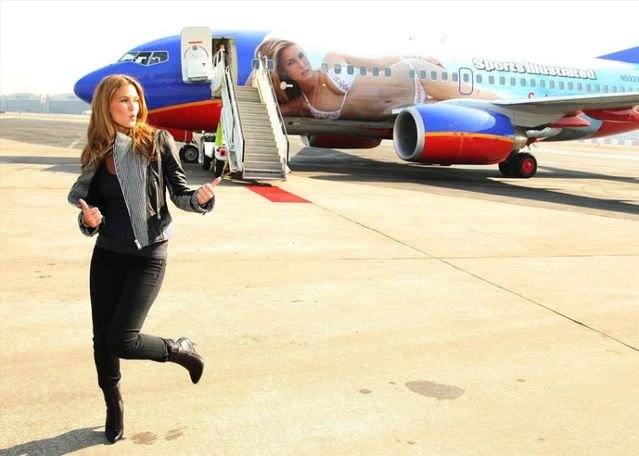 Bar Rafaeli at launch SI plane (20 photos)