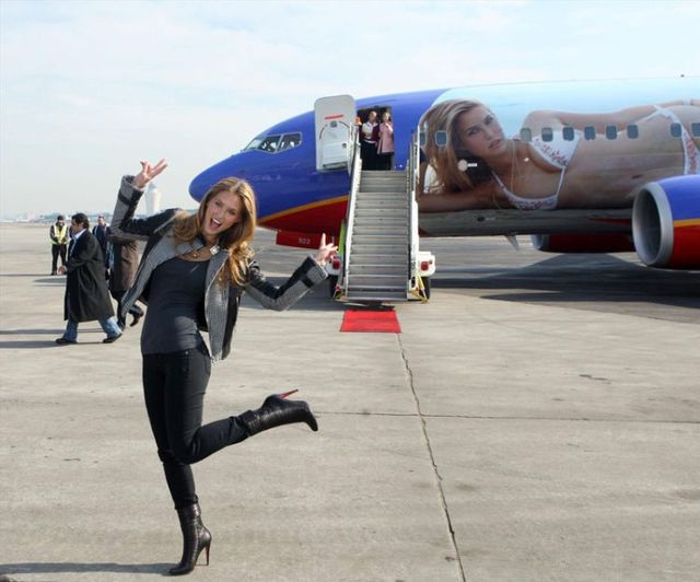 Bar Rafaeli at launch SI plane (20 photos)