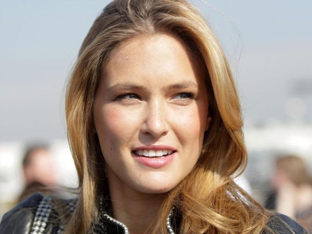 Bar Rafaeli at launch SI plane (20 photos)